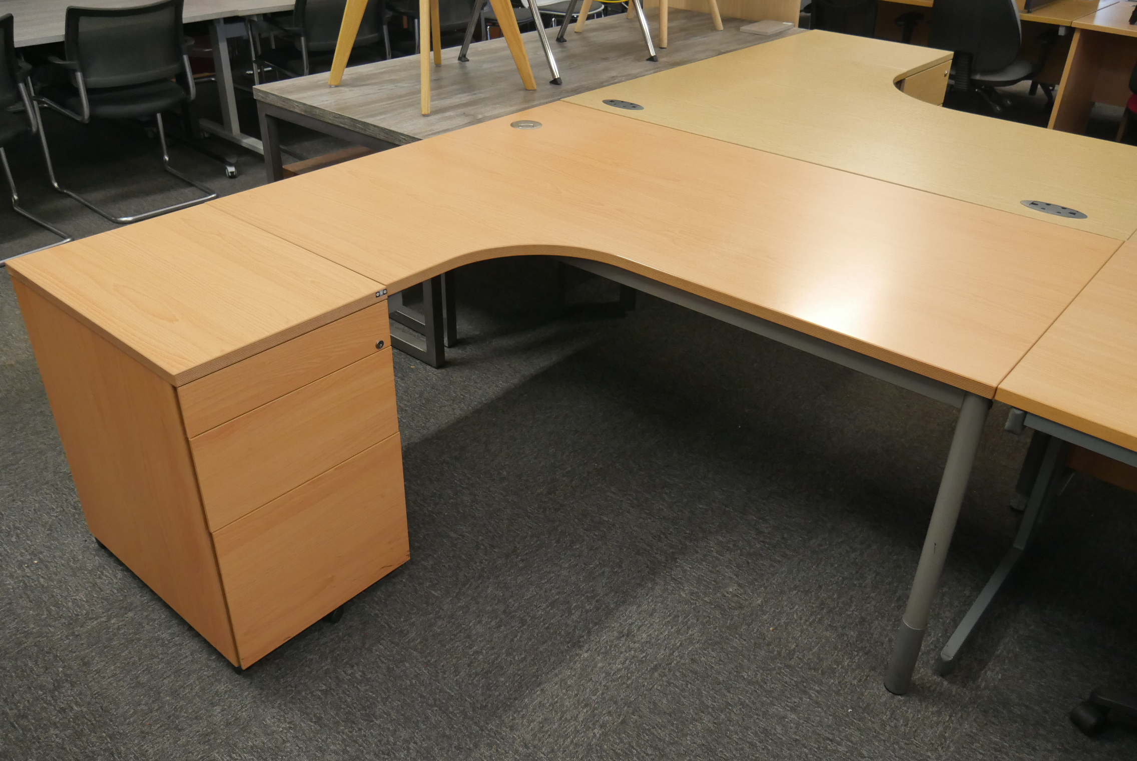 Used Condition Beech 1600mm Universal Workstation (Copy)